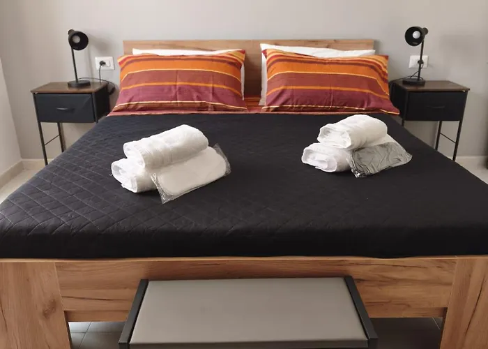 Vicino Metro-5 Minuti Dal Colosseo - Charme Comfort&relax Appartamento